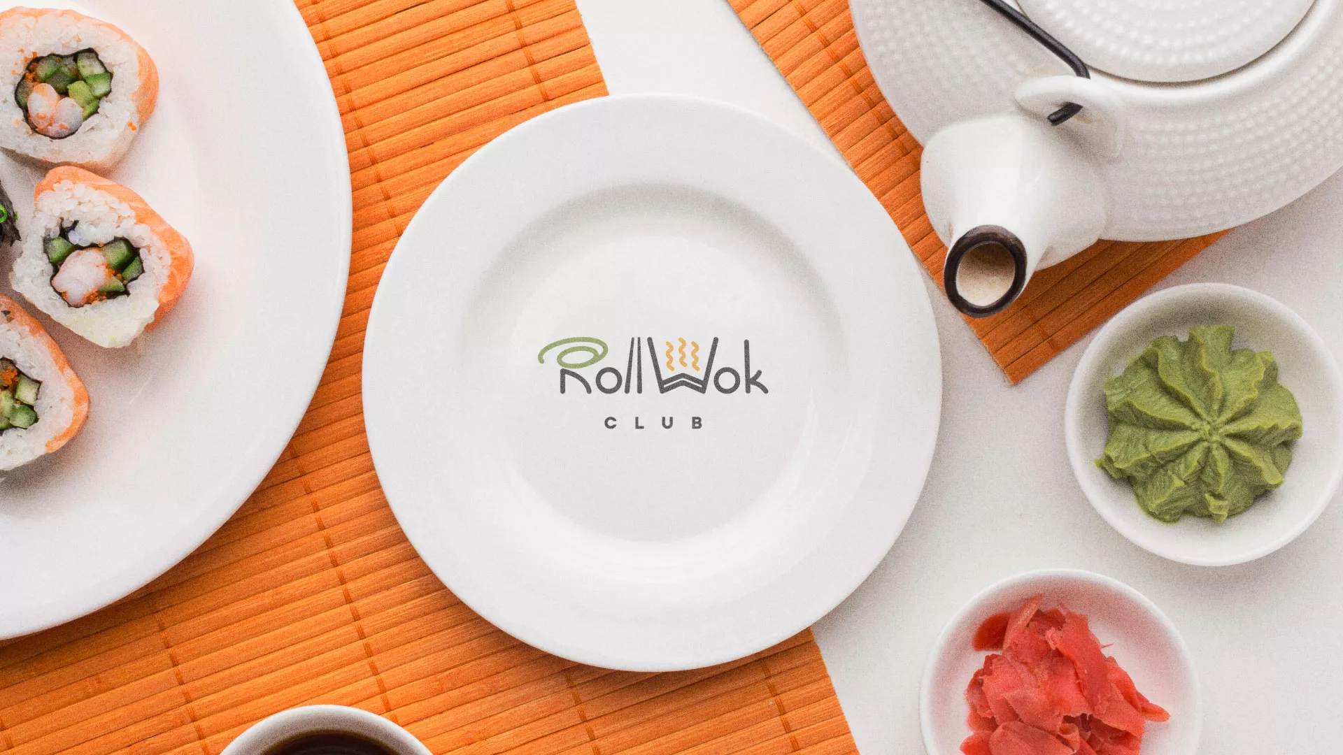 Разработка логотипа и фирменного стиля суши-бара «Roll Wok Club» в Артёме